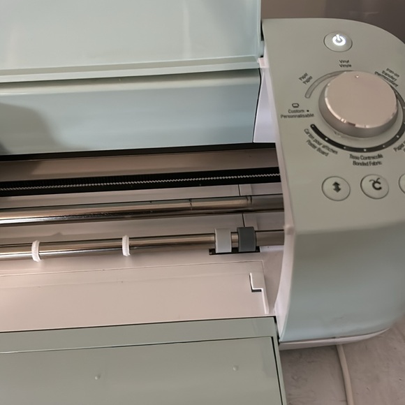 Cricut Explore Air 2 - Picture 5 of 6